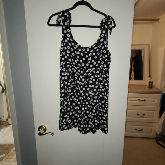F21 Floral Babydoll Dress - Picture 3 of 5